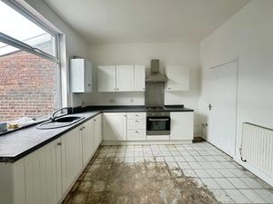Dining Kitchen - click for photo gallery